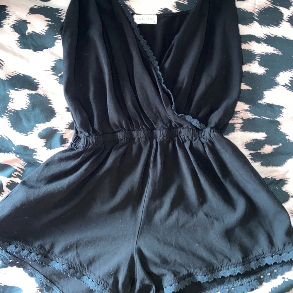 black romper w/ floral outlining 10/10